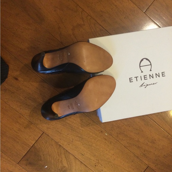 Brand New Black Leather women’s bootie - Picture 4 of 5